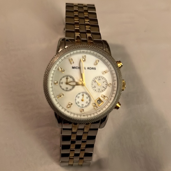 Michael Kors watch - Picture 2 of 2